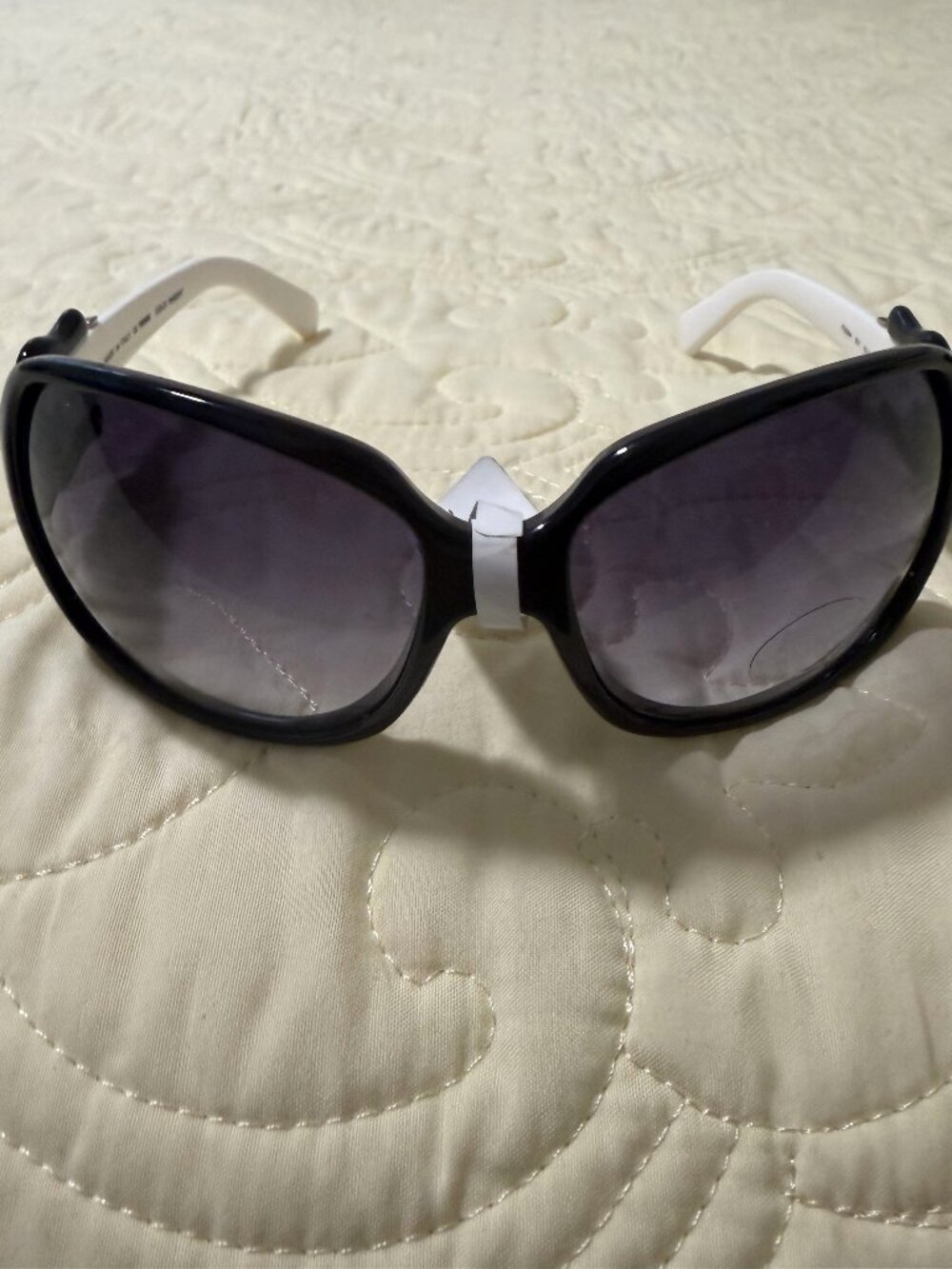 NEW!! – Vintage/Rare Fendi FS384 Belt Buckle sunglasses Y2K-era model
